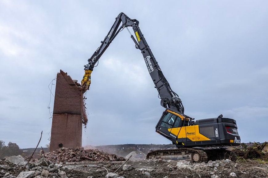 VOLVO CE EC380E HR MAKES LIGHT WORK OF DEMOLITION